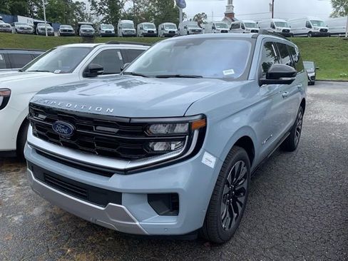 New 2025 Ford Expedition Platinum w/ Driver's Package image 11