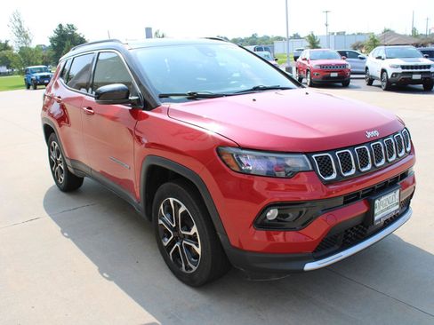 Used 2023 Jeep Compass Limited AWD/4WD image 5