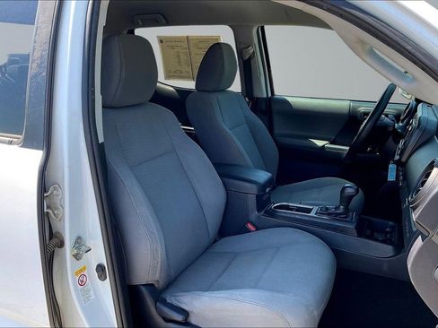 Used 2019 Toyota Tacoma SR w/ SR Convenience Package AWD/4WD image 7