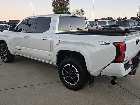 Used 2024 Toyota Tacoma TRD Sport image 22