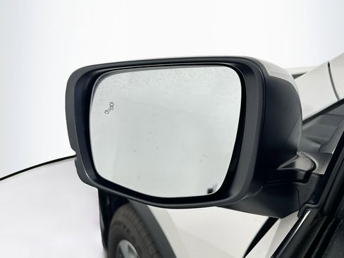 Used 2025 Honda Pilot EX-L image 16