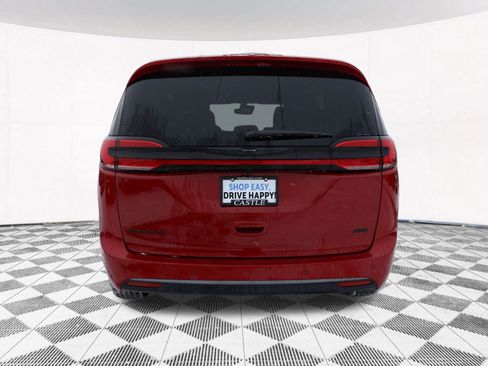 New 2026 Chrysler Pacifica Select image 16