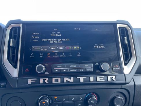 Used 2025 Nissan Frontier SV RWD image 5