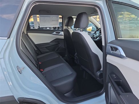 New 2026 Volkswagen Taos SE image 30