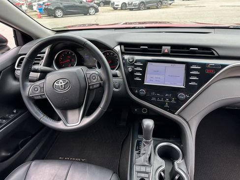 Used 2018 Toyota Camry XSE image 17