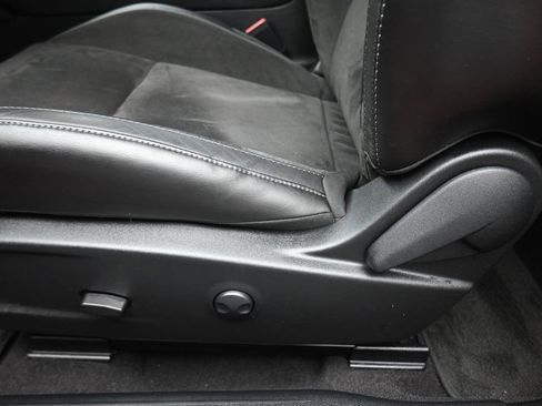 Used 2022 Dodge Challenger R/T w/ Plus Package RWD image 13