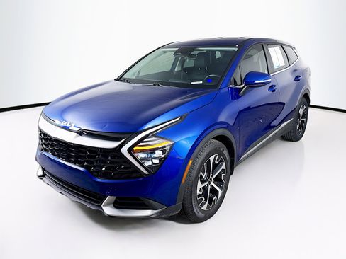 Used 2025 Kia Sportage EX image 4