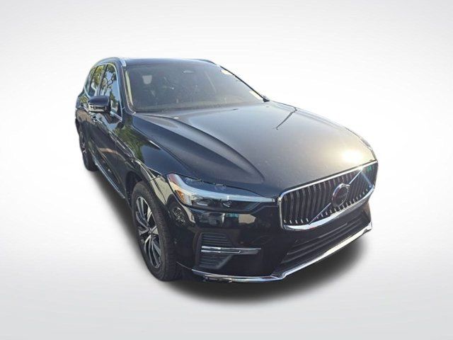 Used 2023 Volvo XC60 B5 Plus FWD image 2