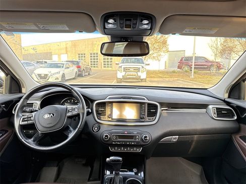 Used 2019 Kia Sorento SX w/ SX Touring Package image 15