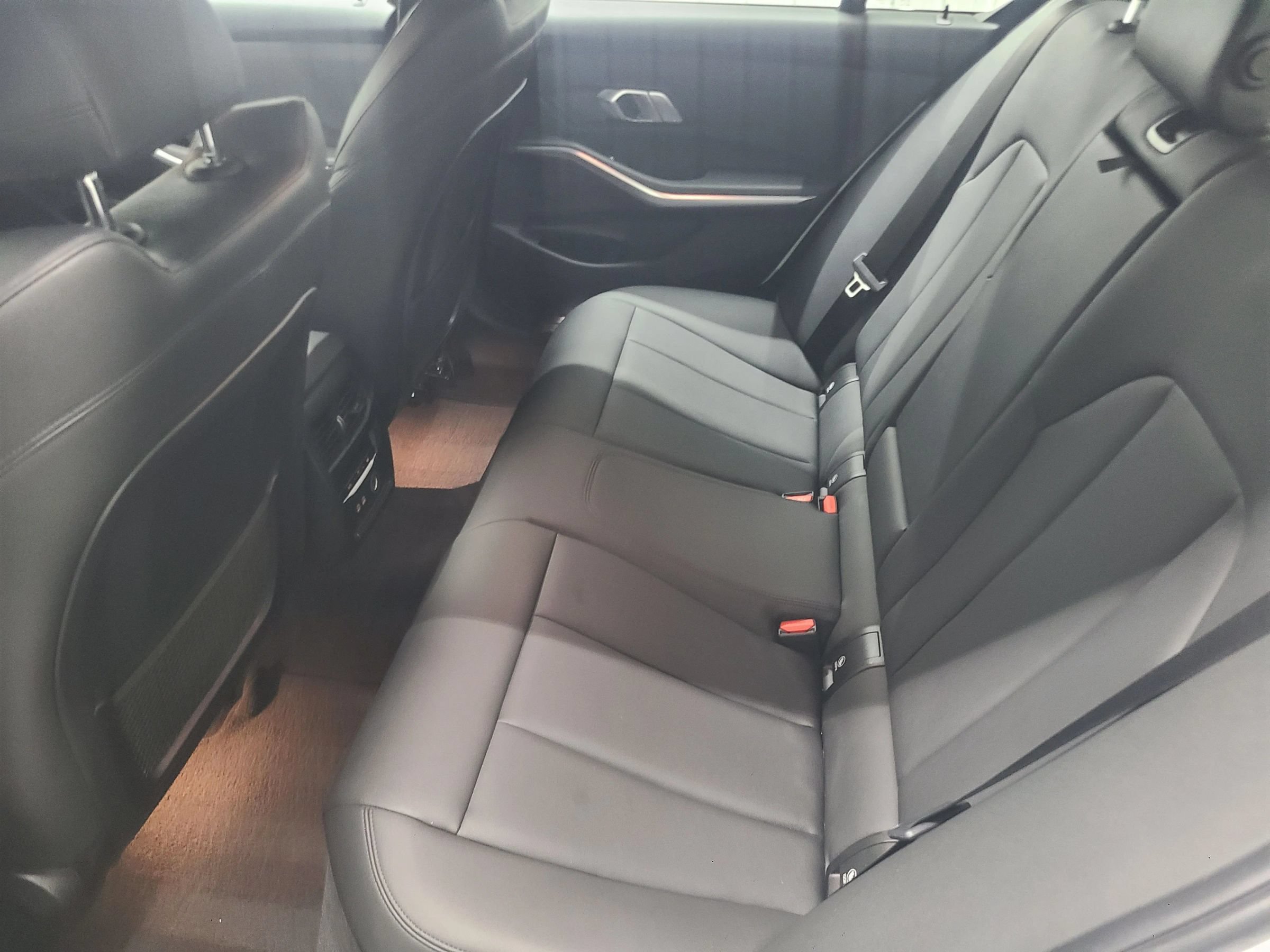 Used 2019 BMW 330i Sedan w/ M Sport Package RWD image 37