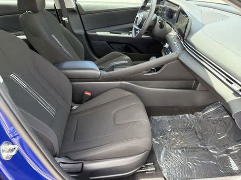 Used 2024 Hyundai Elantra SEL FWD image 18