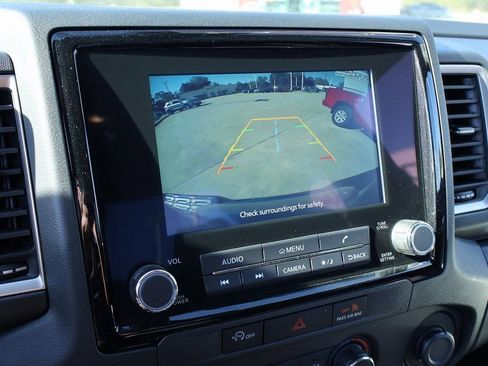 Used 2024 Nissan Frontier SV w/ Technology Package image 4