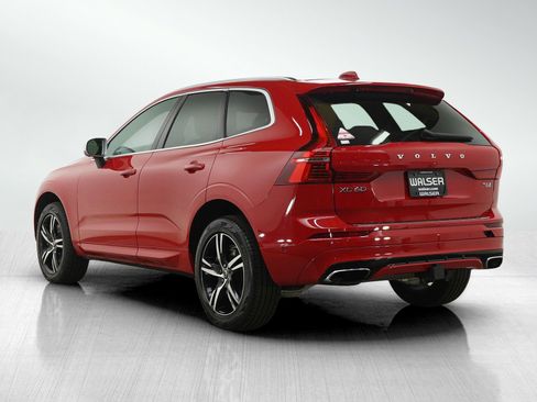 Used 2018 Volvo XC60 T6 R-Design w/ Convenience Package image 3