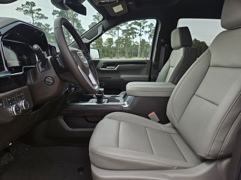 New 2026 GMC Sierra 1500 SLT image 10