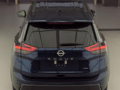 Used 2025 Nissan Rogue SV AWD/4WD image 6