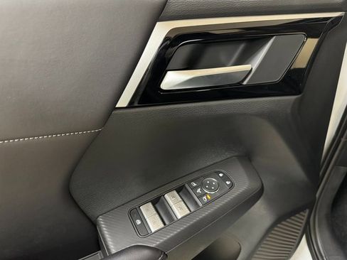 Used 2024 Mitsubishi Outlander Ralliart image 7