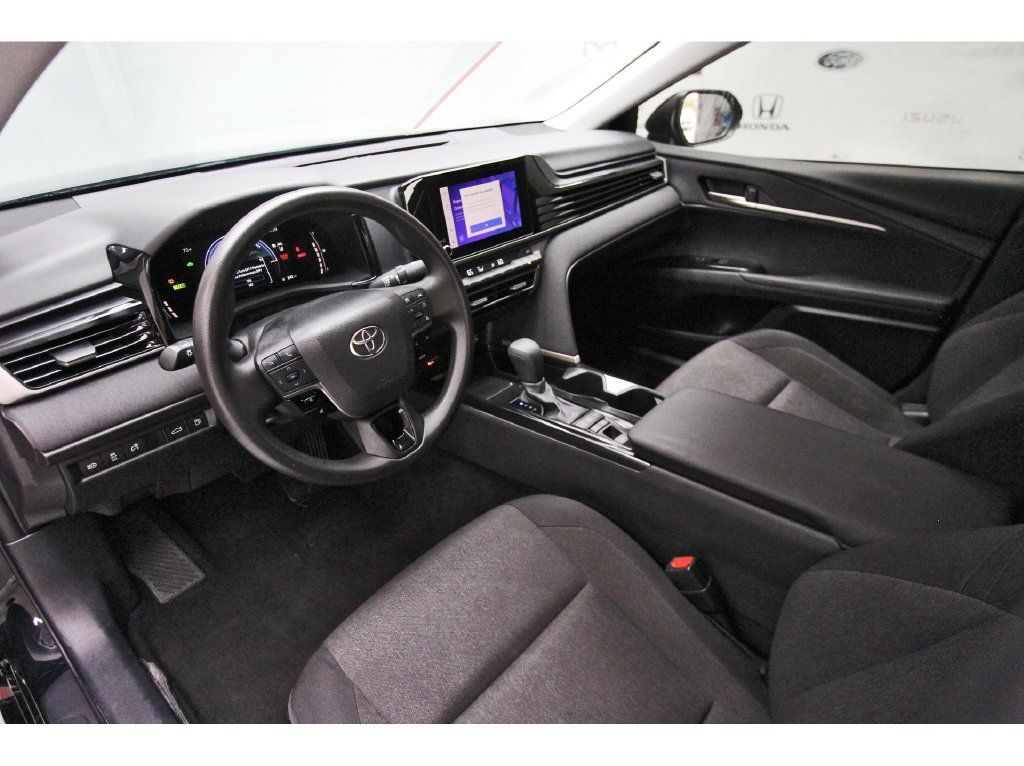 Used 2025 Toyota Camry LE FWD image 15