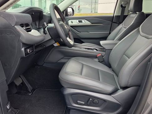 New 2026 Ford Explorer Active w/ Active Comfort Package RWD image 11