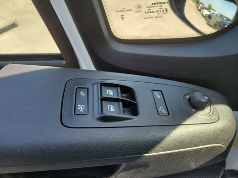 Used 2025 RAM ProMaster 2500 w/ Convenience Group FWD image 22