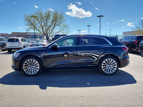 Used 2019 Audi e-tron Prestige w/ Prestige Package AWD/4WD image 7