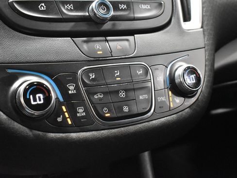 Used 2022 Chevrolet Malibu LT FWD image 18