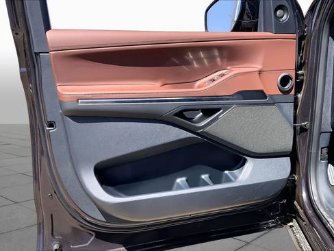 New 2026 Lincoln Navigator Reserve AWD/4WD image 10