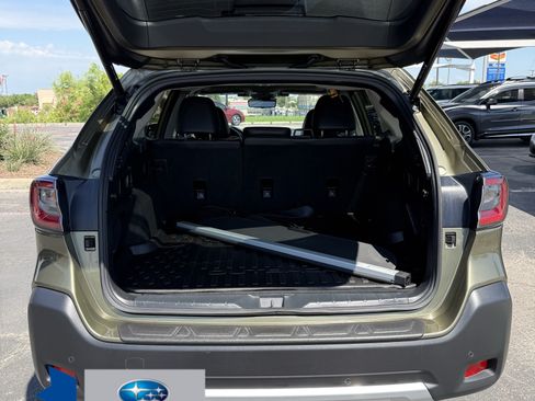 Used 2023 Subaru Outback Touring XT AWD/4WD image 9