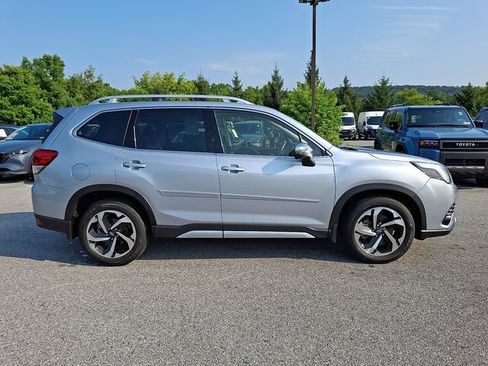 Used 2023 Subaru Forester Touring AWD/4WD image 7
