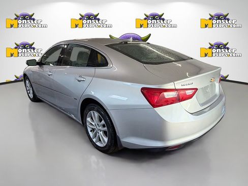 Used 2017 Chevrolet Malibu LT FWD image 6