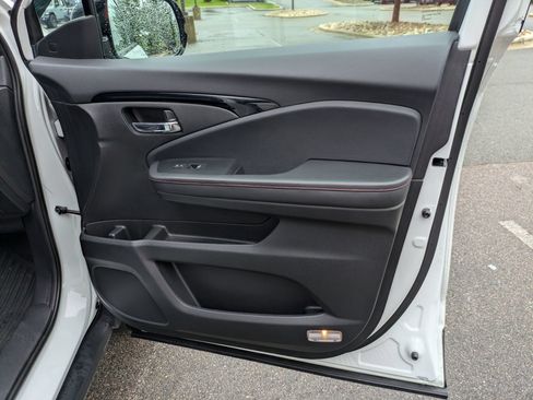 Used 2022 Honda Pilot Black Edition image 42
