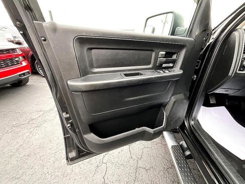 Used 2018 RAM 2500 Tradesman w/ Chrome Appearance Group image 10