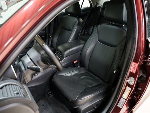 Used 2015 Chrysler 300 C w/ Light Group RWD image 15