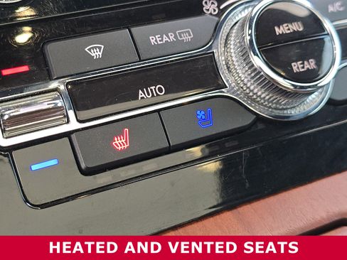 Used 2019 Lincoln Navigator Reserve image 24