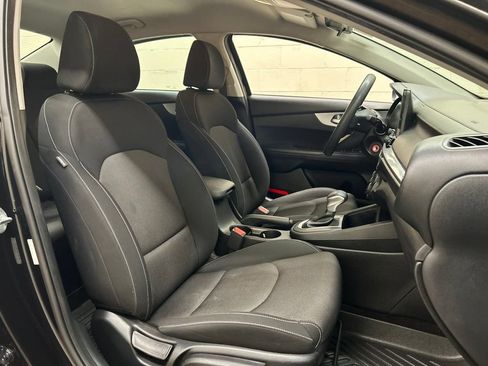 Used 2023 Kia Forte LXS FWD image 10
