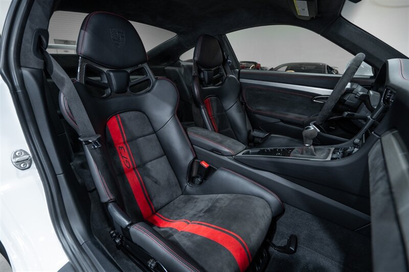 Used 2018 Porsche 911 GT3 RWD image 31