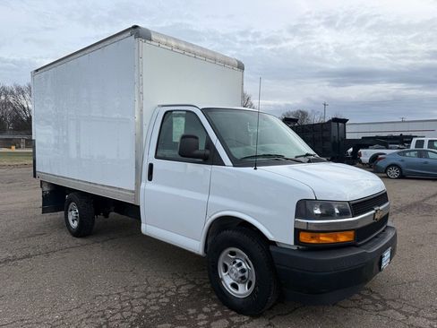 Used 2018 Chevrolet Express 3500 image 3