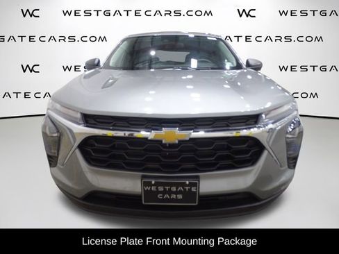 Used 2024 Chevrolet Trax LS FWD image 4