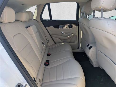 Used 2022 Mercedes-Benz GLC 300 image 18