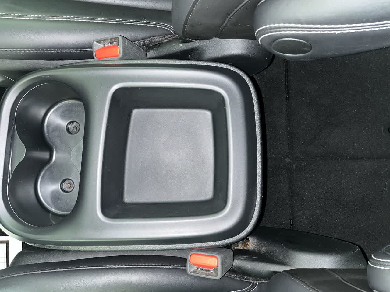 Used 2025 Chrysler Pacifica Select FWD image 23