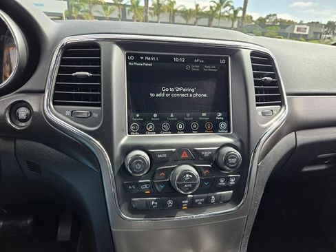Used 2018 Jeep Grand Cherokee Altitude AWD/4WD image 18