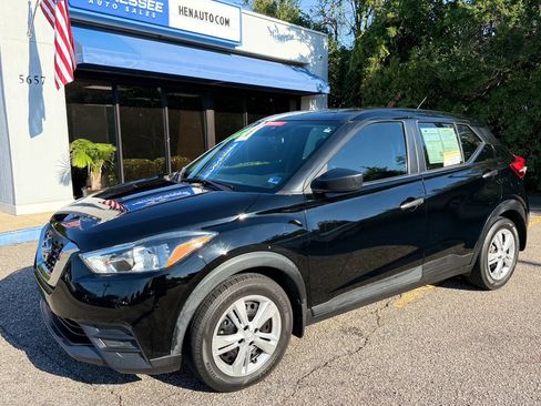 Used 2020 Nissan Kicks S FWD image 18
