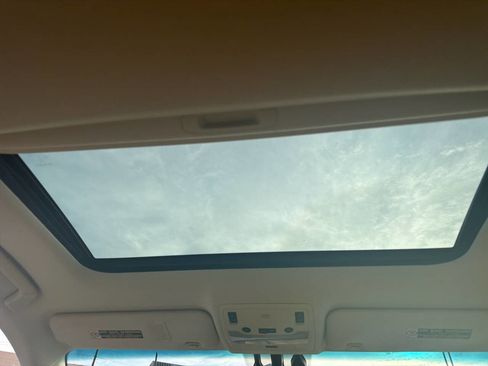 Used 2014 Lexus ES 300h w/ Luxury Package w/Bamboo Trim image 30