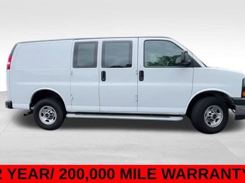 Used 2023 GMC Savana 2500 w/ Driver Convenience Package image 9