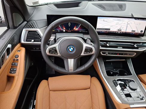 Certified 2025 BMW X5 xDrive50e w/ M Sport Package image 12