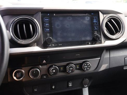 Used 2019 Toyota Tacoma TRD Off-Road AWD/4WD image 16