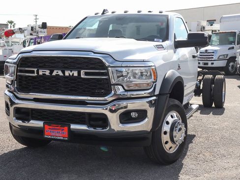 Used 2022 RAM 5500 Tradesman RWD image 4