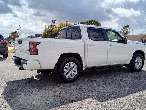 Used 2022 Nissan Frontier SV image 8