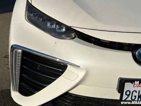 Used 2017 Toyota Mirai image 8