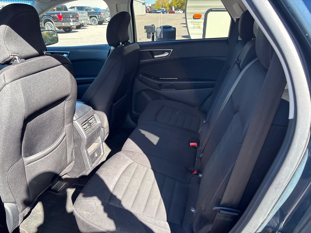 Used 2016 Ford Edge SEL w/ Class II Trailer Tow Package AWD/4WD image 5