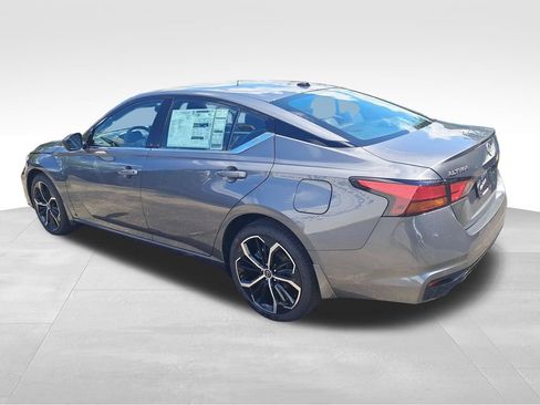 New 2026 Nissan Altima 2.5 SR AWD/4WD image 3